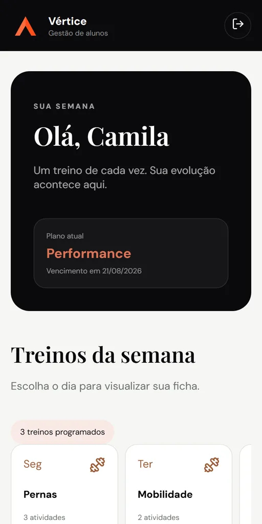 Área do aluno no celular com os treinos da semana