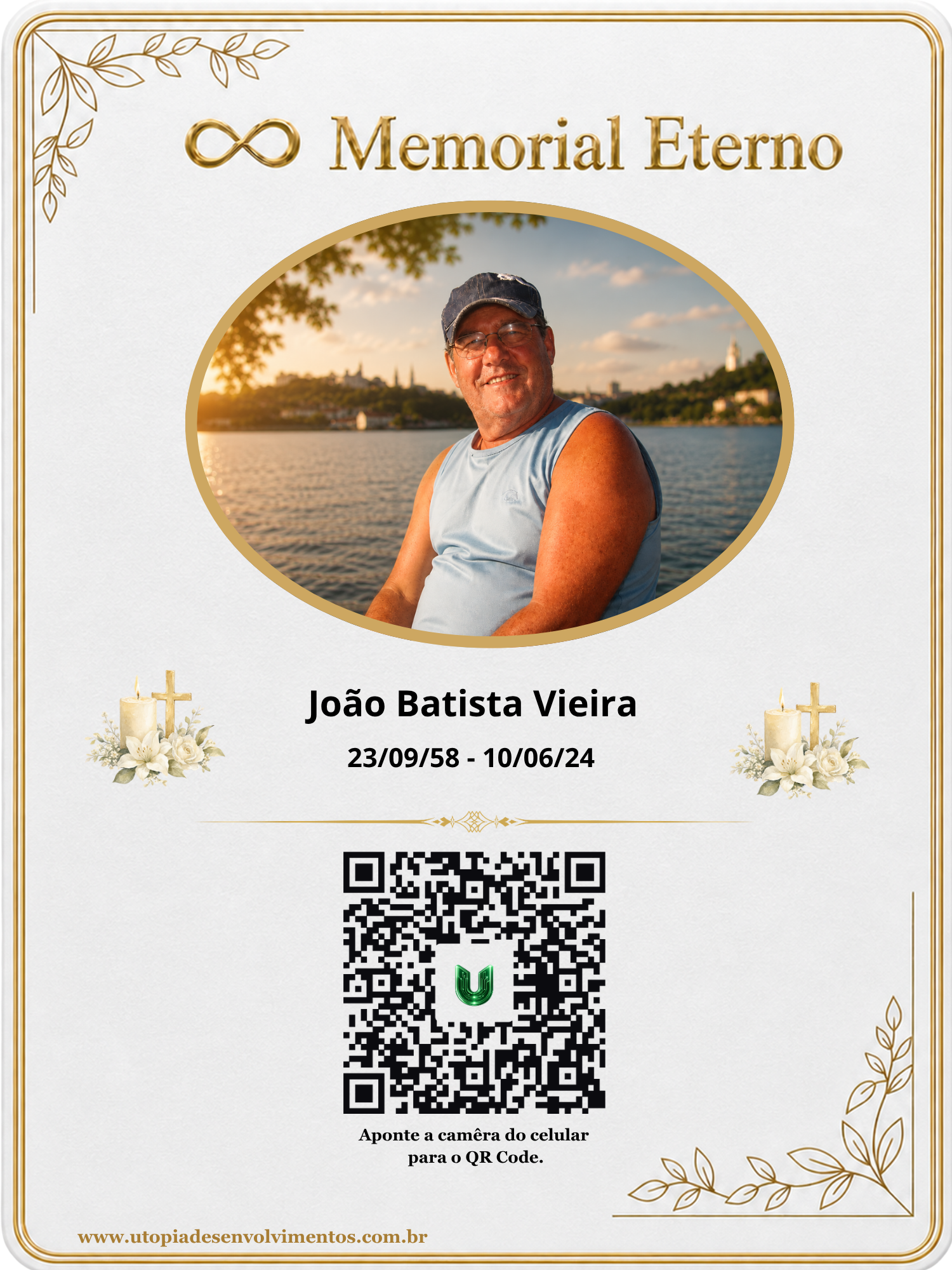 Placa de azulejo 15 por 20 centímetros do Memorial Legado, com foto e QR Code